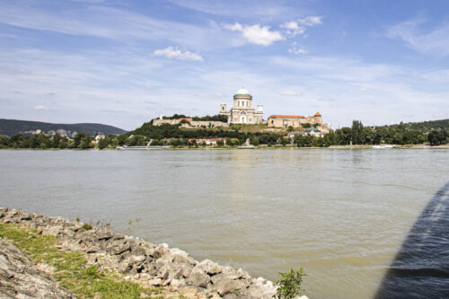 Picture of Danube river and bridge