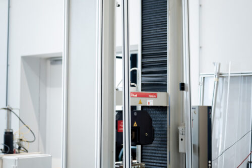 Picture of press at Laboratory for Macroscopic Material Testing (IMWS)