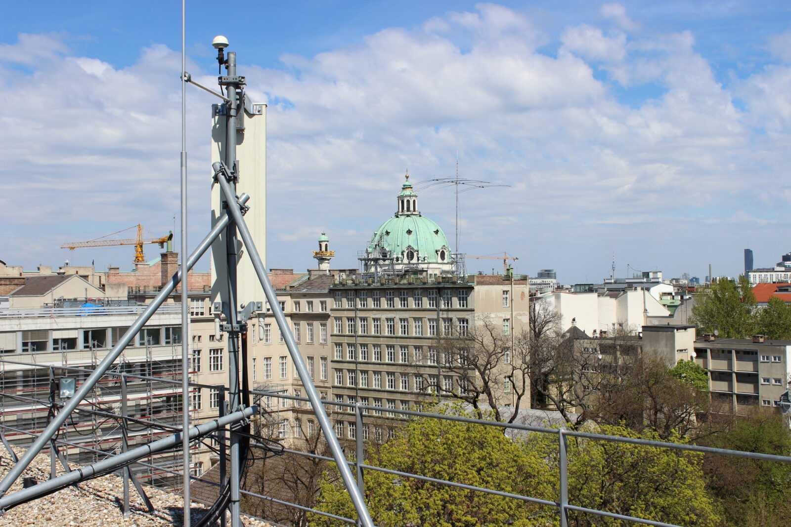 Photo of the Outdoor transmitter located on a rooftop