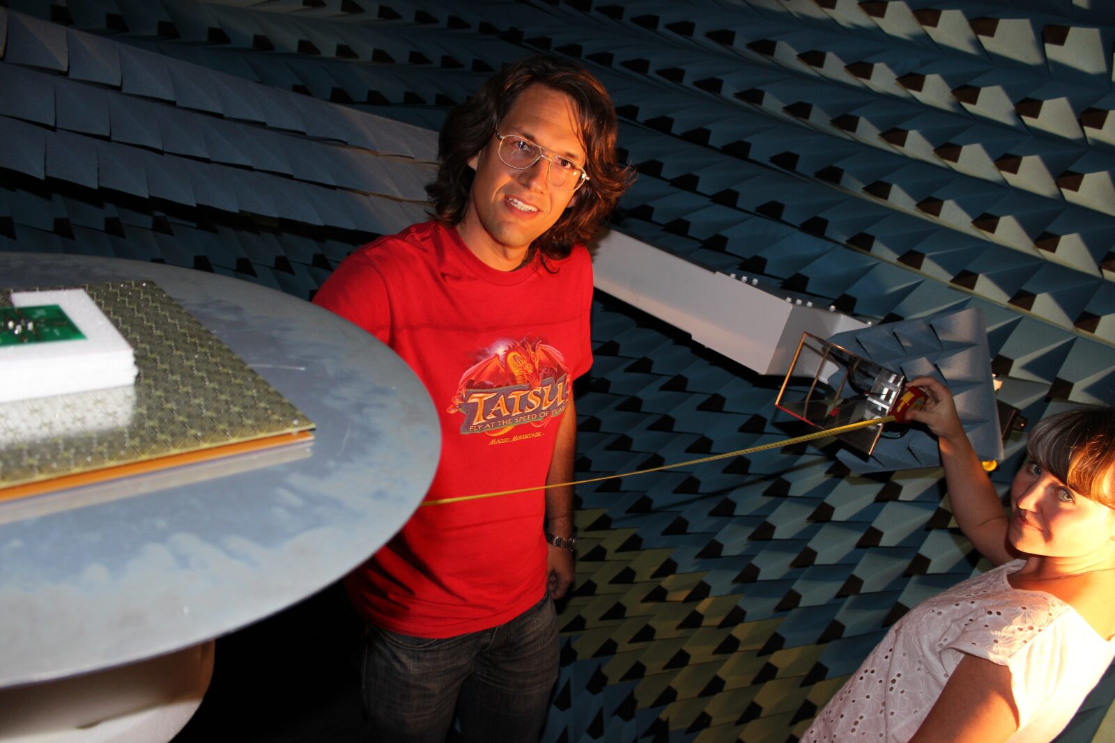 Photo of the switched beam antenna measurement in the anechoic chamber