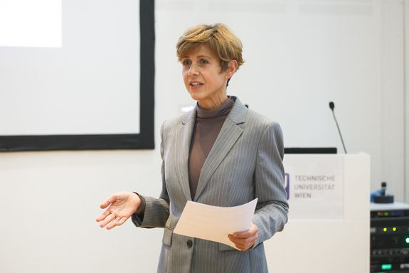 [Translate to English:] Ansprache von ImmoABS Vorständin Dr. Birgit Trofer