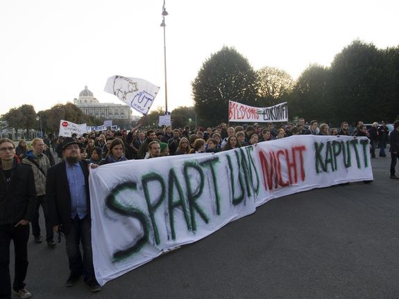 Demozug zum Minoritenplatz