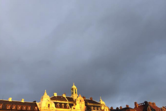 Himmel über Dächern