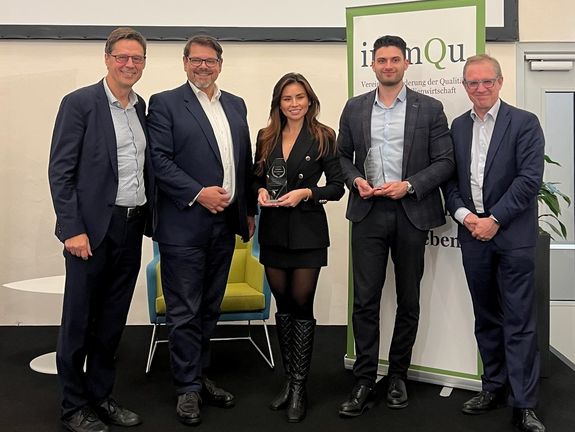 [Translate to English:] Gruppenfoto mit Alexander Bosak, Frank Brün, Marianne Sar, Raffael Rosenmaier, Bob Martens (v.l.n.r)