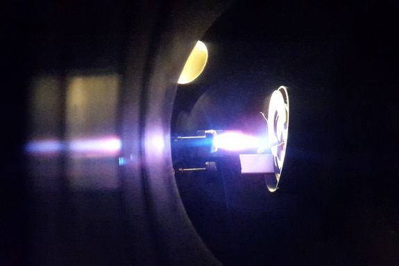 Mit gepulsten Lasern wird die passende Oberfläche erzeugt. Mit gepulsten Lasern wird die passende Oberfläche erzeugt.