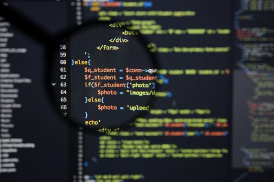 Codeing auf einem Bildschirm.