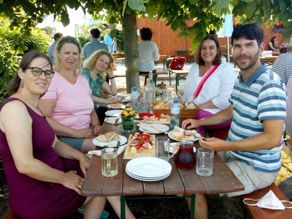 Alumni beim Heurigen