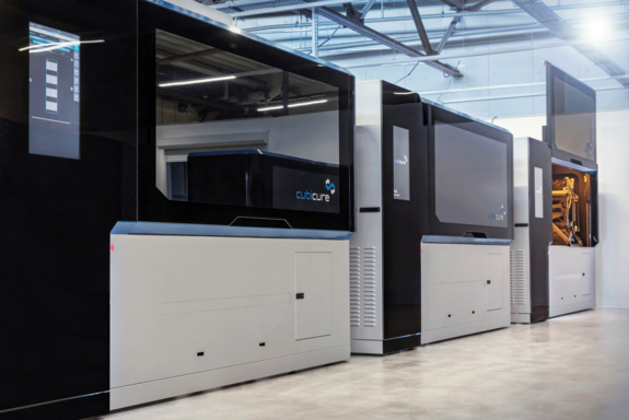 Der fast raumhohe, volldigitale 3-D-Drucker Cerion.