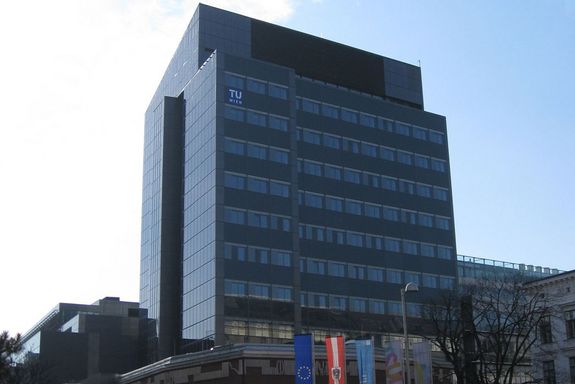 Complete view of the TU-Plus-Energy office tower