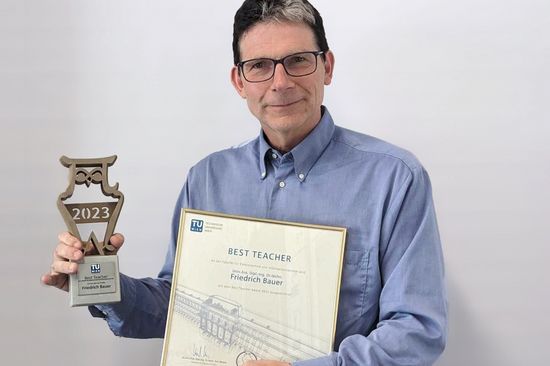 Das Institut für Computertechnik wurde auch bei den diesjährigen Best Teaching Awards ausgezeichnet: Wir gratulieren Dr. Friedrich Bauer zum Best Teacher der Fakultät für Elektrotechnik und Informationstechnik