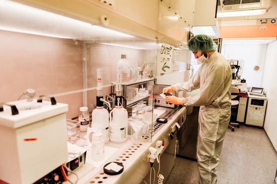 Niklas Luhmann in the lab