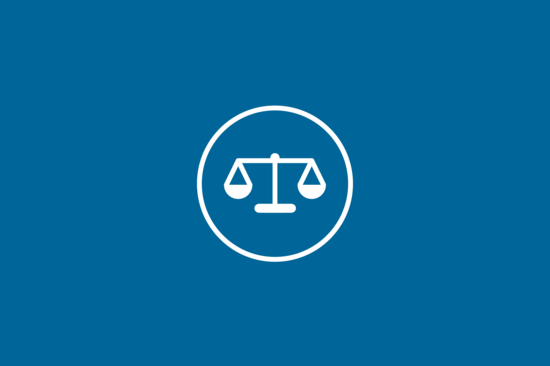 Unser Icon für "Recht": graphische Darstellung einer Waage im Kreis.