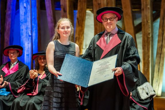 Übergabe Urkunde Niggas