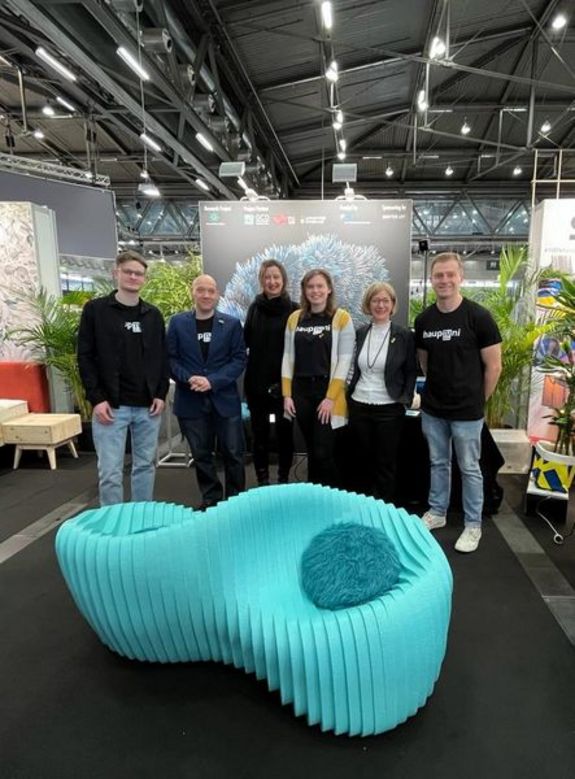 Präsentation des Sofas vom GCD team @ Wohnen und Interieur Messe 