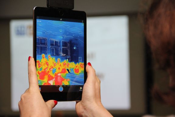 An image on the ipad of a thermal situation in the room.