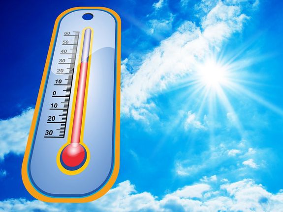Beim Gebäudeplanen sollte man bereits überlegen, wie sich die Sommerhitze auswirkt. Bild: pixabay.com/stux, CC0 Creative Commons Symbolbild: Thermometer mit steigenden Temperaturen