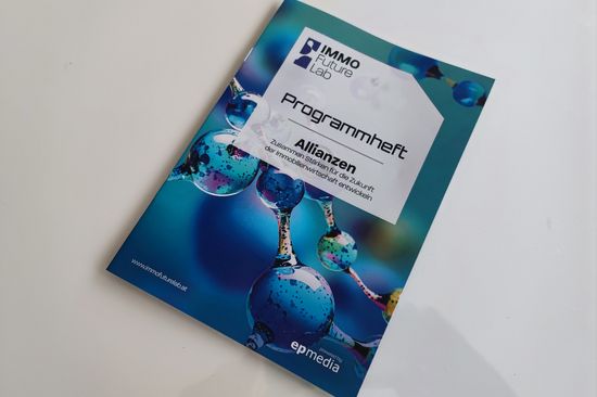 [Translate to English:] Buch