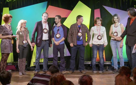 v.l.n.r.: Jasmin Hauzenberger (TU Wien/Moderation), Jolanta Siller-Matula (Med. Uni.Wien/Gewinnerin), Roman Pfefferle (Uni Wien), Sebastian Watzinger (TU Wien), Johannes Leitner (Uni Wien), Tamara Pinterich (Uni Wien), Sabine Harrer (Uni Wien), Bernhard Weingartner (TU Wien/Moderation) (Fotos: Anna Wölfl)