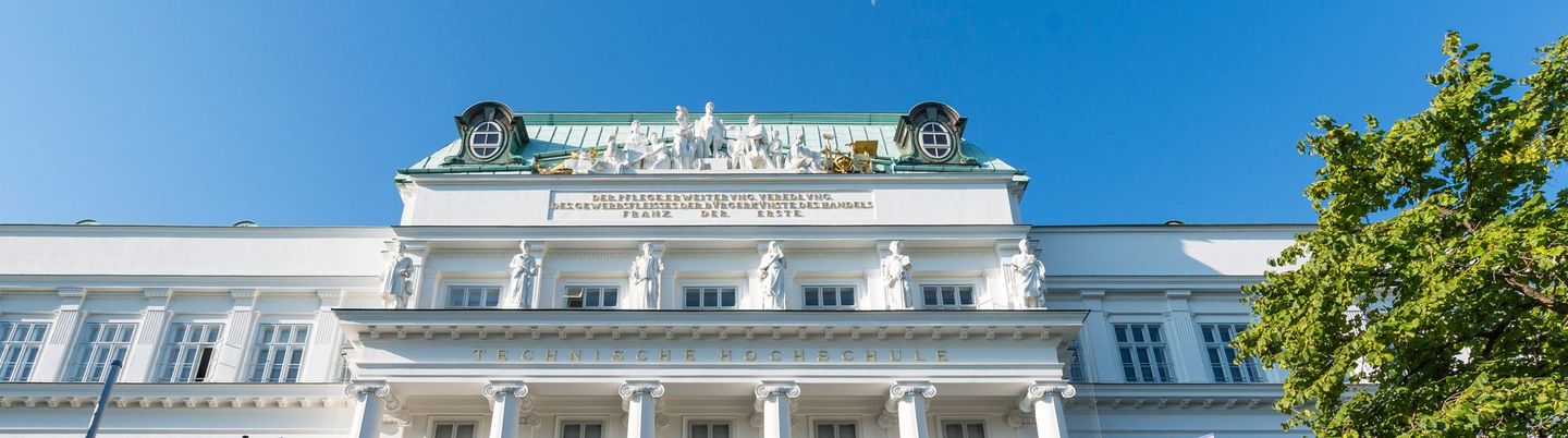 [Translate to English:] TUW Main Building