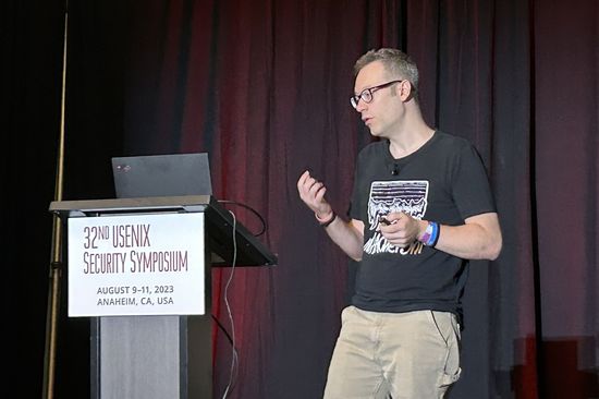 Marco Squarcina präsentiert seine Ergebnisse