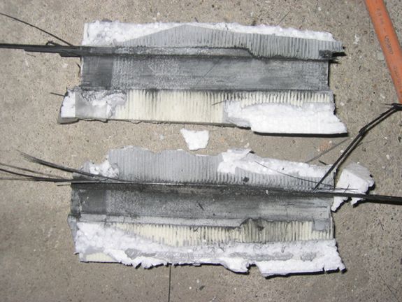 Abb. 1: Zu stark beanspruchte Kohlefaser-Kunststoff-Lamelle nach dem Prüfversuch