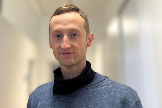 [Translate to English:] Porträt von Philipp Aschenbrenner