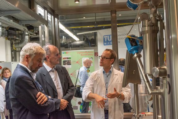 Prof. Herbert Danninger, Vizerektor Johannes Fröhlich und Dr. Martin Miltner (v.l.n.r.) Foto: Martin Brenner