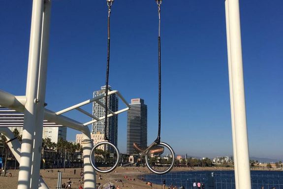 Strand mit Sportanlage