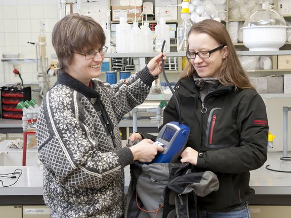 Mit solchen Messgeräten sollen nun auch SchülerInnen auf wissenschaftliche Datensuche gehen können. Mit solchen Messgeräten sollen nun auch SchülerInnen auf wissenschaftliche Datensuche gehen können.