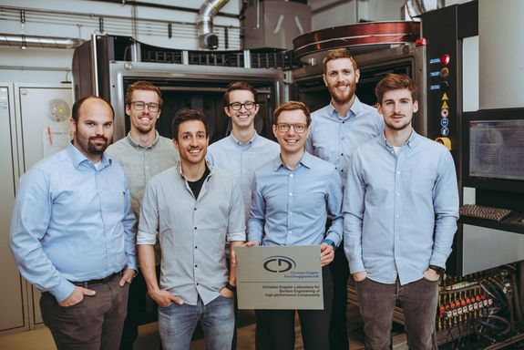 Das Team. Vorne: Rainer Hahn, Vincent Moares, Helmut Riedl, Christoph Fuger, hinten: Oliver Hudak, Lukas Zauner, Thomas Glechner (v.l.n.r.)