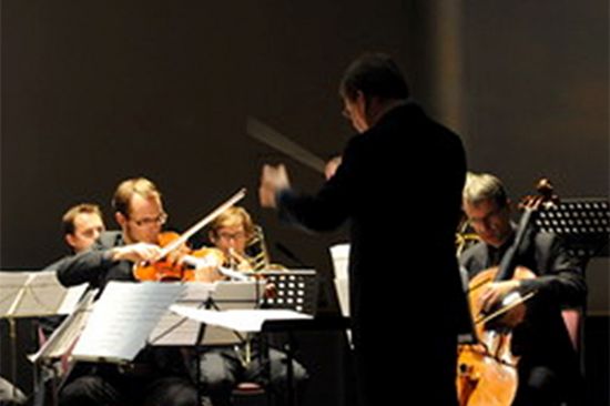 Das "ensemble xx. jahrhundert" unter Peter Burwik - mit TU-Unterstützung