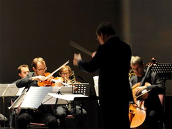 Das "ensemble xx. jahrhundert" unter Peter Burwik - mit TU-Unterstützung