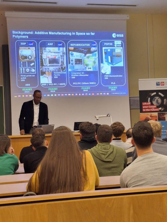 Public Lecture Advenit Makaya