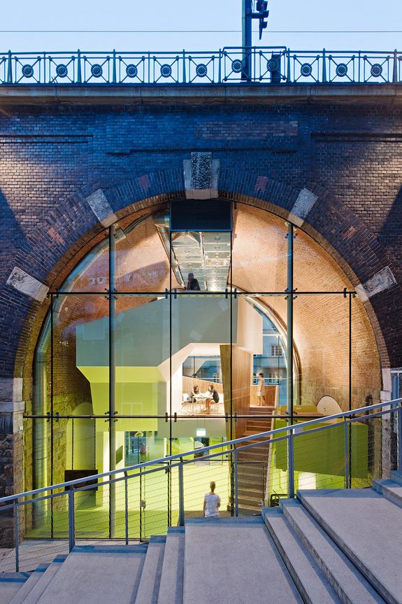 Glassfassade, Einblick in Innenraum