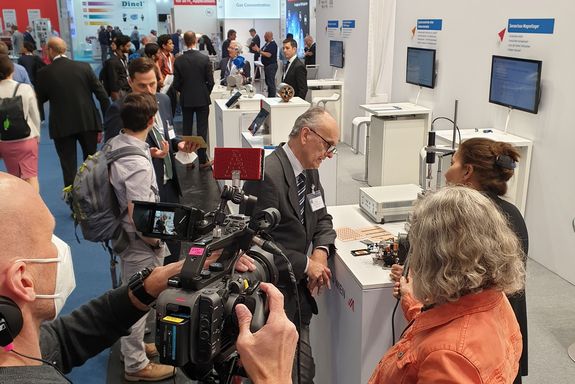 Prof. Johannes Fröhlich in an interview with Prof. Golta Khatibi
