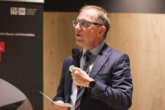 Bob Martens bei der Eröffnungsrede