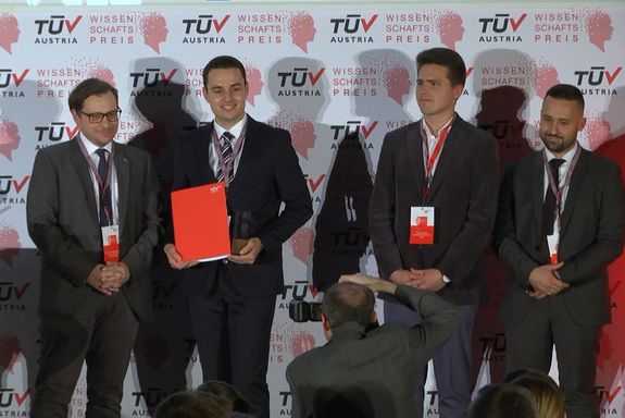 Gruppenfoto mit Harald Bürgmayr 