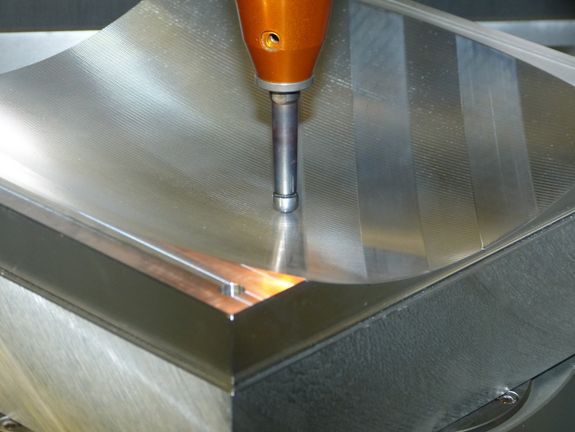 Funktionalisierte Oberflächen durch automatisiertes Hämmern - mit handelsüblichen Komponenten