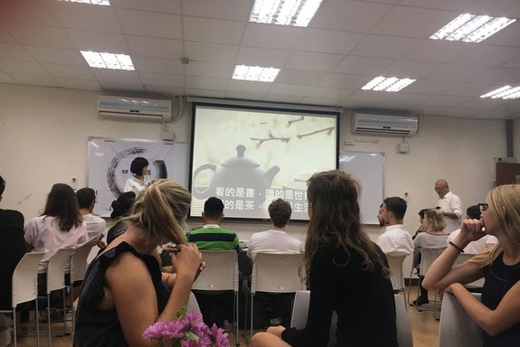 Studierende im Seminarraum