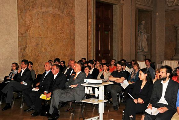 Zahlreiche BesucherInnen beim Abschlussevent (Foto: dwh GmbH, Simulation Services)
