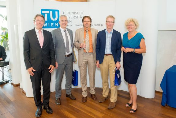 Maschinenwesen und Betriebswissenschaften, vlnr: Vizerektor Kurt Matyas, Paul-Heinz Mayrhofer, Manfred Grafinger, Heinz-Bodo Schmiedmayer, Rektorin Sabine Seidler