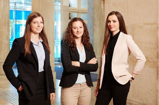 Gewinnerinnen des VERBUND-Frauenstipendiums 2016: Johanna Grames, Sophie Rain, Gabrijela Kvasina (v.l.n.r.)