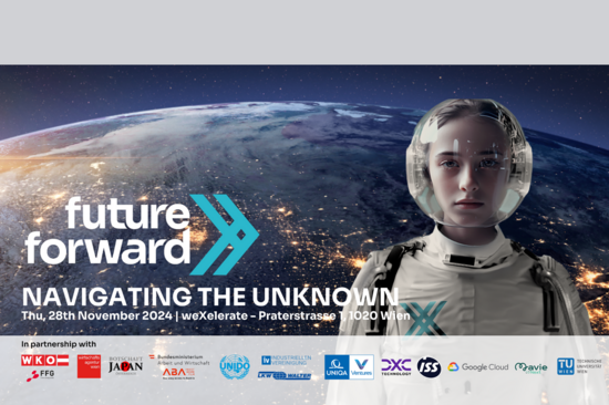 Flyer future forward Event Frau in Raumanzug rechts unten