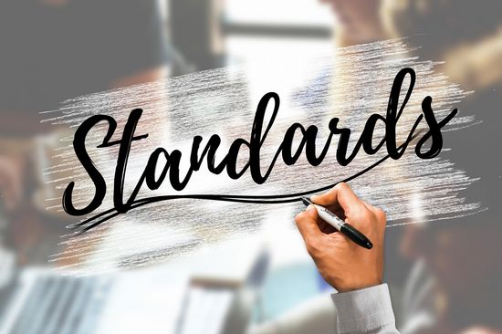 [Translate to English:] Grafik mit Wort Standards