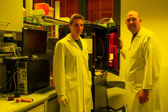 Lab-Director Stefan Baudis (right) and Johannes Stögerer
