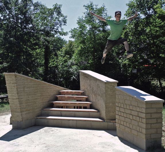 Eine Treppe aus Lehm