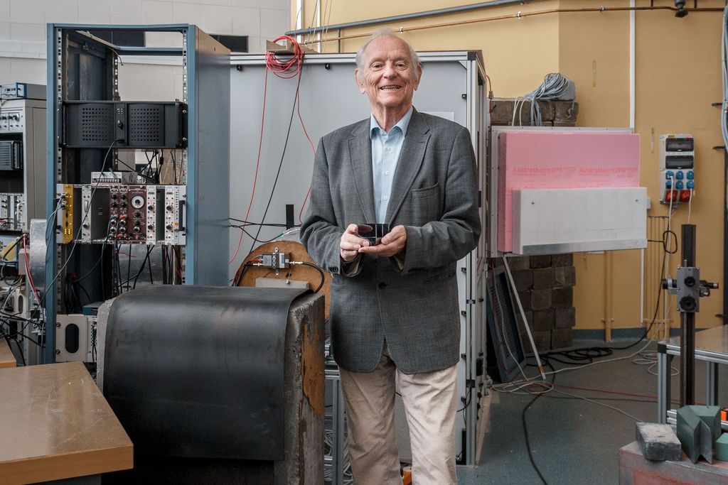 Another picture of Prof. Rauch near our experimental setup at NEPTUN at that time. This image is used by TU Wien.