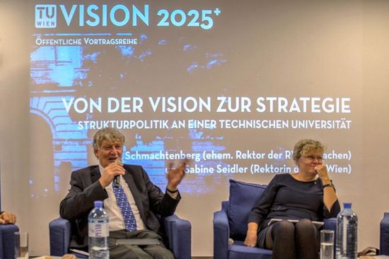 Ernst Schmachtenberg (links) im Gespräch mit Sabine Seidler.