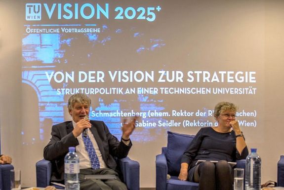 Ernst Schmachtenberg (links) im Gespräch mit Sabine Seidler.