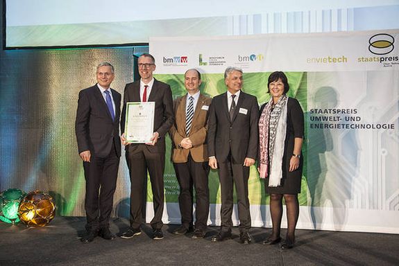 Technologieminister Alois Stöger, Bmst. DI Helmut Schöberl, Prof. Thomas Bednar (TU Wien), Arch. DI Gerhard Kratochwil, Dr. Angela Köppl (WIFO) (v.l.n.r.) [2]